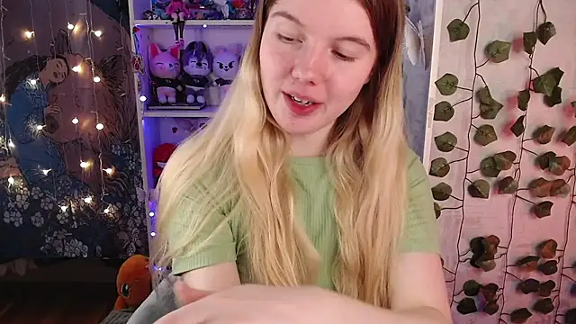 Strawberry juli online show from February 27, 5:24 am