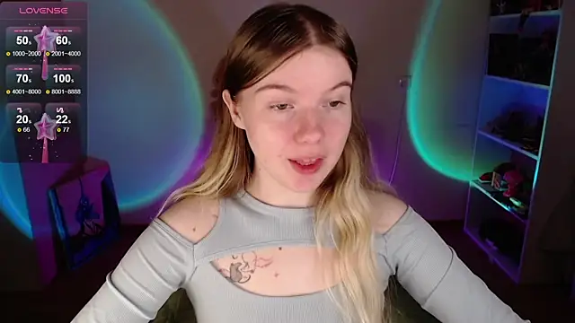 Strawberry juli online show from September 21, 6:15 am