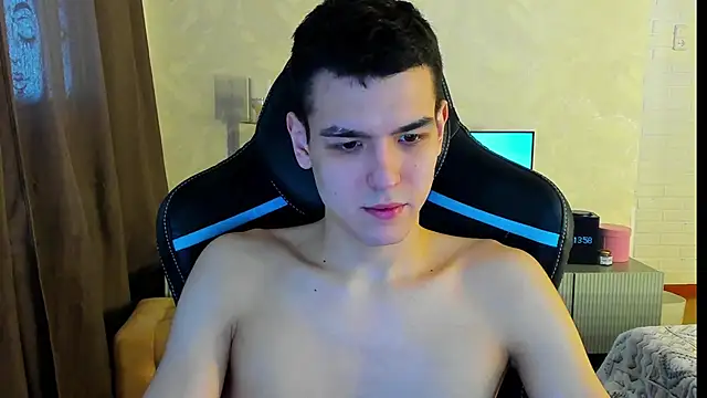 Snapshot of TravisRevas chatting on March 12, 10:59 am TravisRevas online show from March 12, 10:59 am