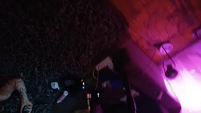 Snapshot of All_Myself chatting on March 3, 2:36 am All Myself online show from March 3, 2:36 am