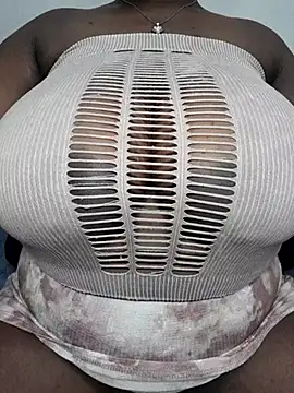 Snapshot of wamie12 chatting on March 14, 5:27 am wamie12 online show from March 14, 5:27 am