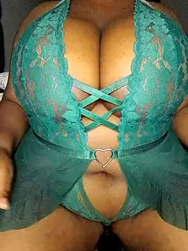 Snapshot of wamie12 chatting on September 29, 10:36 pm wamie12 online show from September 29, 10:36 pm