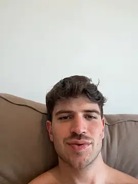 Snapshot of shuki0101 chatting on February 21, 4:52 pm shuki0101 online show from February 21, 4:52 pm