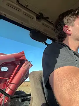 Snapshot of shuki0101 chatting on April 12, 7:52 pm shuki0101 online show from April 12, 7:52 pm