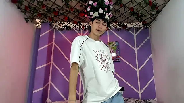 Snapshot of Maxxi_hot23 chatting on September 14, 7:35 pm Maxxi hot23 online show from September 14, 7:35 pm