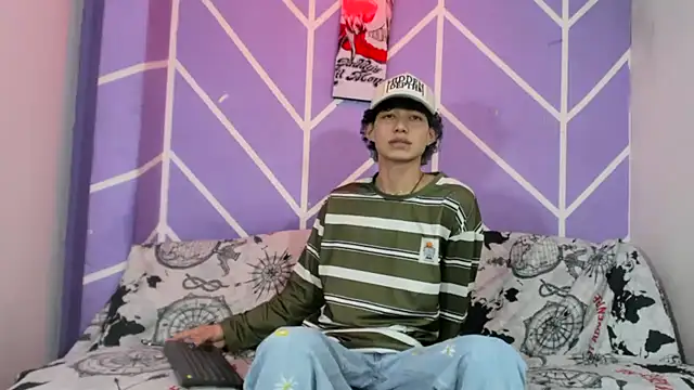 Snapshot of Maxxi_hot23 chatting on September 26, 7:29 pm Maxxi hot23 online show from September 26, 7:29 pm