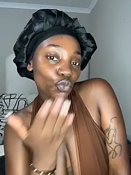 Snapshot of PrincessTamara chatting on December 15, 8:35 pm PrincessTamara online show from December 15, 8:35 pm