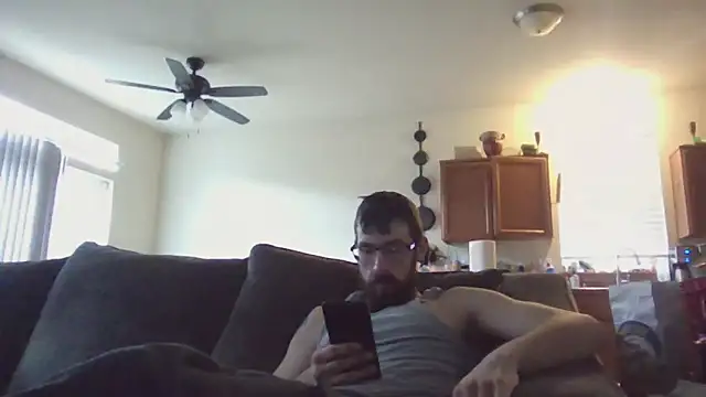Snapshot of Johnnypro1OF chatting on October 3, 3:42 pm Johnnypro1OF online show from October 3, 3:42 pm