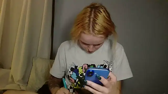 Snapshot of sluttypumpkin chatting on August 9, 1:18 am sluttypumpkin online show from August 9, 1:18 am