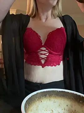 1Zoey101 online show from April 10, 10:31 am