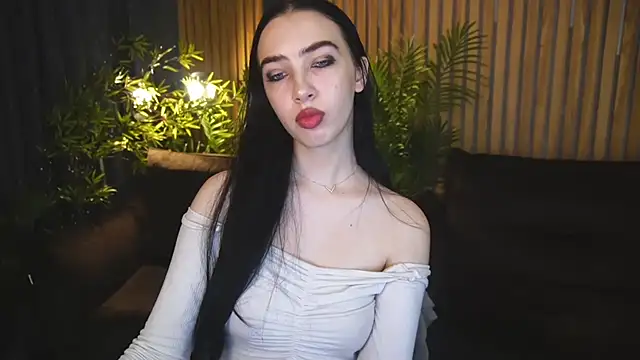 WildKittenX  online show from October 31, 6:47 am