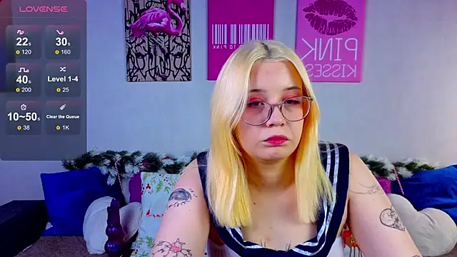 Snapshot of AuroraPrincess chatting on December 22, 1:19 pm AuroraPrincess online show from December 22, 1:19 pm