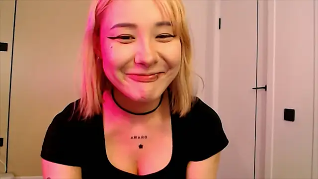 Snapshot of ka00ru_chan chatting on July 15, 10:37 pm ka00ru chan online show from July 15, 10:37 pm