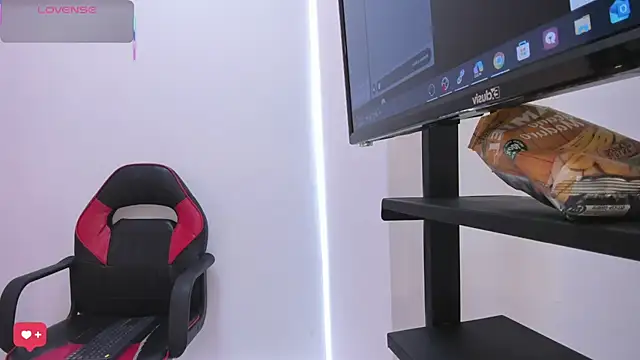 Bonniie 22 online show from March 12, 7:28 pm