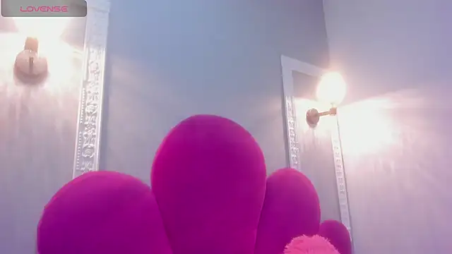 Bonniie 22 online show from December 4, 2:04 pm