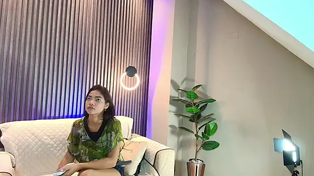 Snapshot of mary_cute9 chatting on March 10, 12:15 pm mary cute9 online show from March 10, 12:15 pm