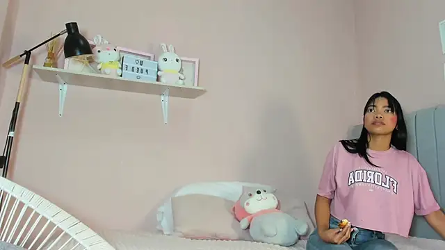 Snapshot of mary_cute9 chatting on September 30, 12:32 pm mary cute9 online show from September 30, 12:32 pm