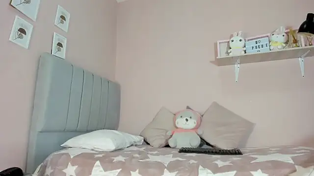 Snapshot of mary_cute9 chatting on October 6, 12:13 pm mary cute9 online show from October 6, 12:13 pm