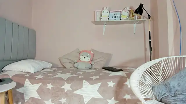 Snapshot of mary_cute9 chatting on October 7, 12:13 pm mary cute9 online show from October 7, 12:13 pm