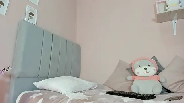 Snapshot of mary_cute9 chatting on October 10, 12:26 pm mary cute9 online show from October 10, 12:26 pm
