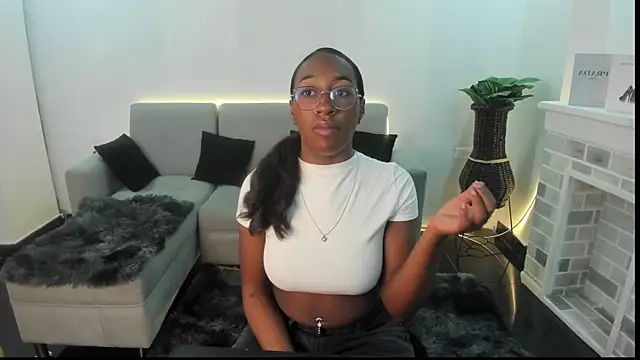 Qeen blackk online show from February 13, 8:38 pm