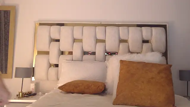 HotBellaMilf online show from October 1, 11:44 pm