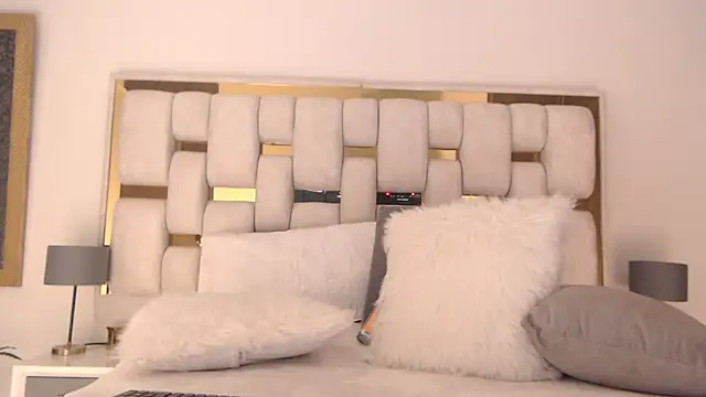 HotBellaMilf online show from January 17, 12:26 am