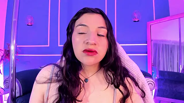 TaraTaylorr online show from December 20, 3:02 am