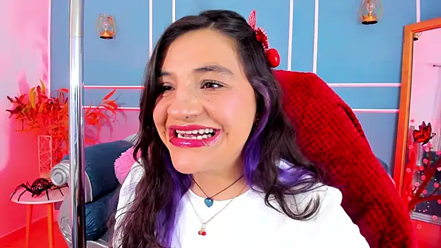 TaraTaylorr online show from March 8, 3:10 am