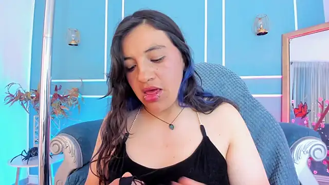 Snapshot of TaraTaylorr chatting on June 24, 3:38 am TaraTaylorr online show from June 24, 3:38 am