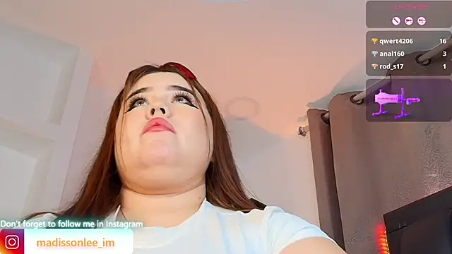 Snapshot of MadissonLee__ chatting on June 14, 3:41 am MadissonLee online show from June 14, 3:41 am