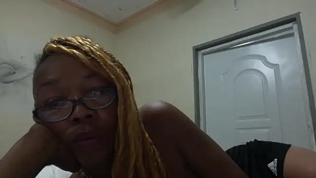 Ladyzee25 online show from October 19, 9:21 am