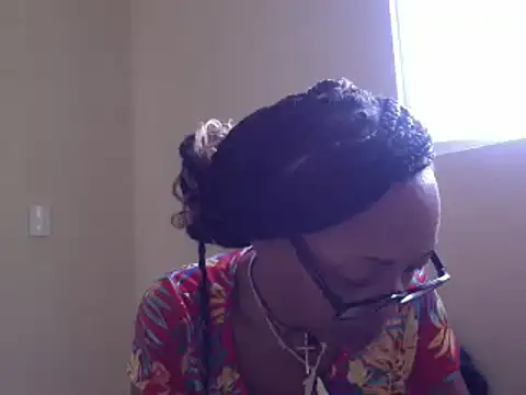 Snapshot of Ladyzee25 chatting on July 28, 7:39 pm Ladyzee25 online show from July 28, 7:39 pm