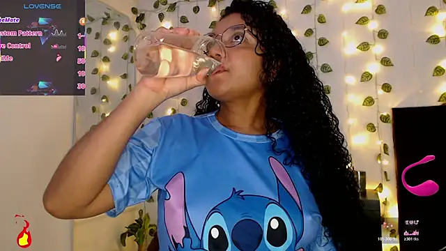 Snapshot of victtoria_cane63 chatting on May 19, 11:11 pm victtoria cane63 online show from May 19, 11:11 pm