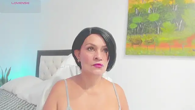 CarolinneFiotti online show from February 12, 1:06 pm