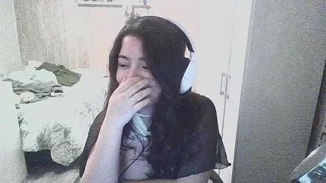 Snapshot of Piolapk chatting on October 3, 1:57 am Piolapk online show from October 3, 1:57 am