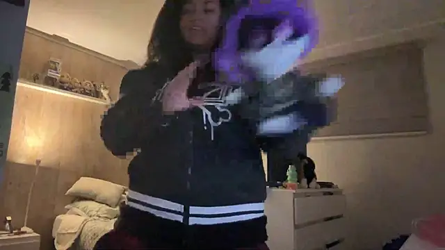 Snapshot of Piolapk chatting on December 1, 1:54 am Piolapk online show from December 1, 1:54 am