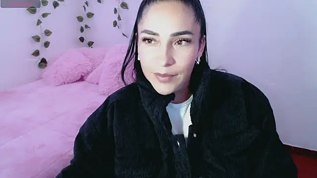 Snapshot of luna_lgomez_ chatting on March 8, 2:08 pm luna lgomez  online show from March 8, 2:08 pm