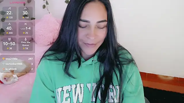 Snapshot of luna_lgomez_ chatting on March 13, 2:23 pm luna lgomez  online show from March 13, 2:23 pm