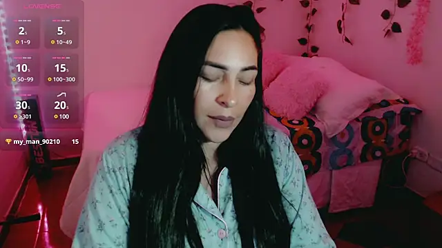 Snapshot of luna_lgomez_ chatting on March 15, 11:19 am luna lgomez  online show from March 15, 11:19 am