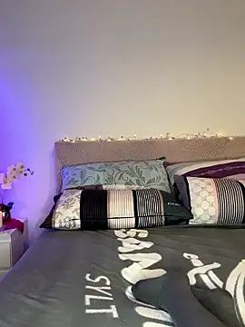 Snapshot of OCTAPUSSY2000 chatting on January 7, 9:28 pm OCTAPUSSY2000 online show from January 7, 9:28 pm