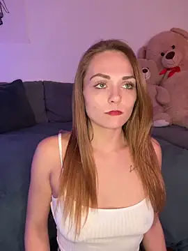 Snapshot of OCTAPUSSY2000 chatting on March 5, 9:44 pm OCTAPUSSY2000 online show from March 5, 9:44 pm