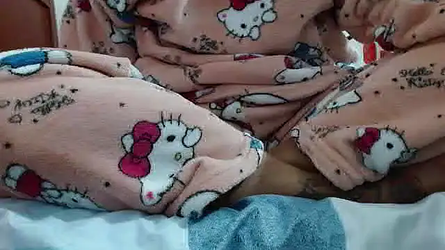 FresitaSquirt24 online show from April 5, 5:37 am