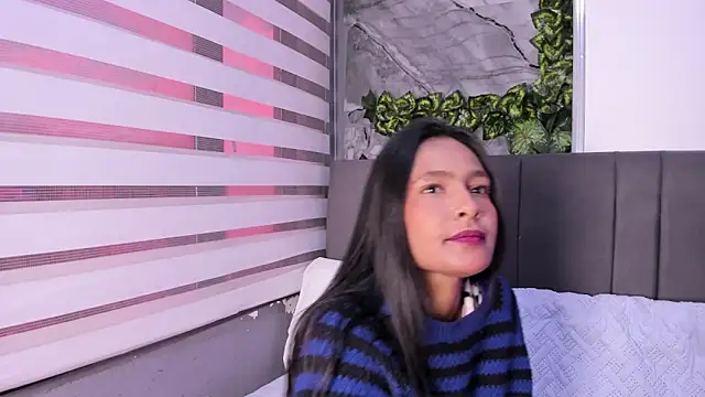 Fernanda liie  online show from November 25, 12:16 pm