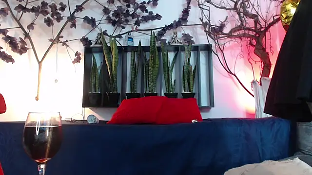Snapshot of Sara_Valkyri chatting on October 20, 7:25 pm Sara Valkyri online show from October 20, 7:25 pm