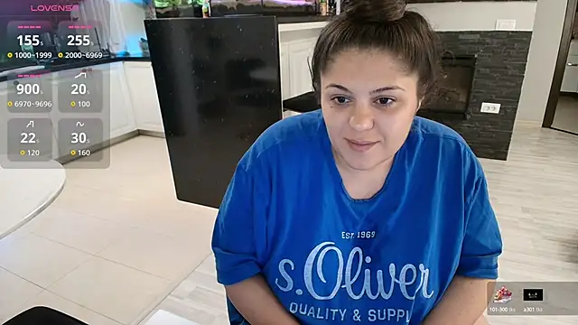 Layla- online show from September 25, 10:19 am