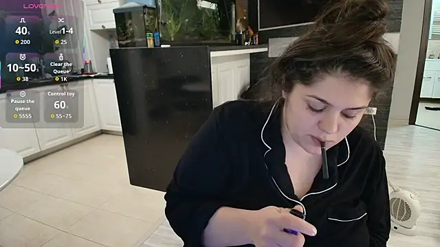 Layla- online show from November 22, 11:42 am