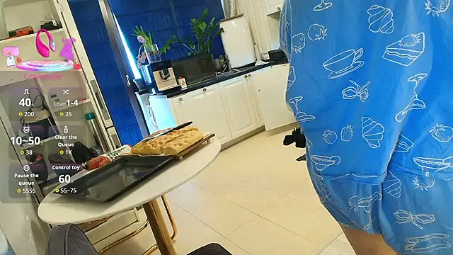 Layla- online show from March 11, 9:59 am