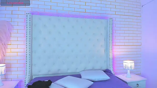 Emilly wilson  online show from October 11, 11:53 am