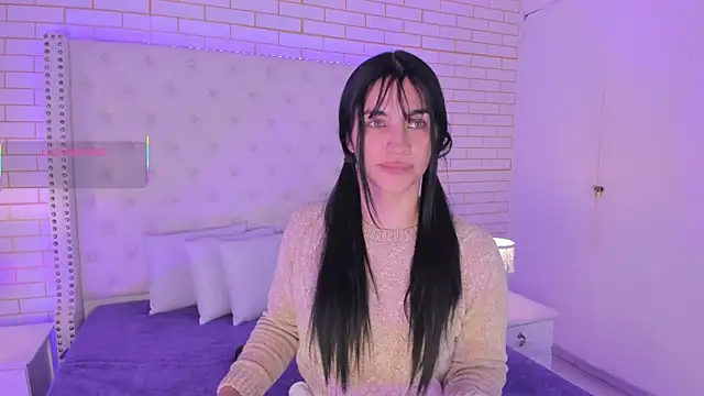 Emilly wilson  online show from October 21, 1:34 pm